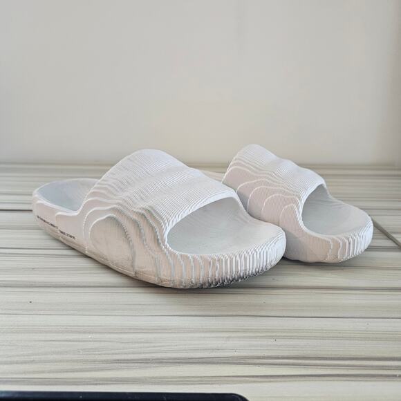 Adidas Originals Adilette 22 Men's Slide Sandals White Size 5 - Picture 1 of 9